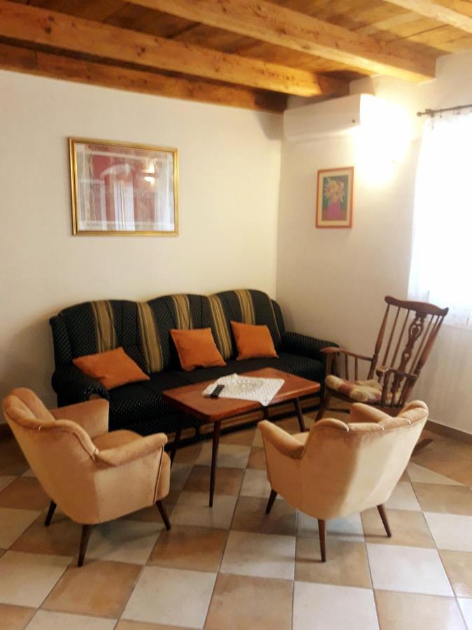 Vila Casa Istriana Nona Pina Kaštelir Exteriér fotografie